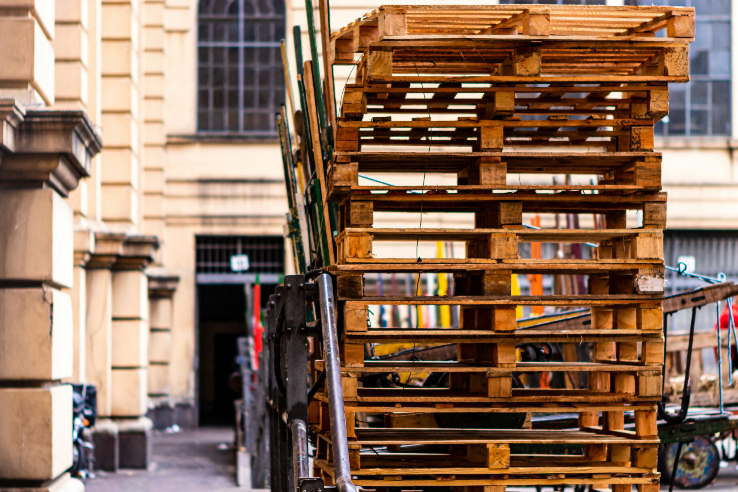 How to Transition Your Shipping Operations to Used Pallets Without Sacrificing Safety